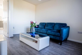 Stunning 2-Bed House in Manchester with canal view